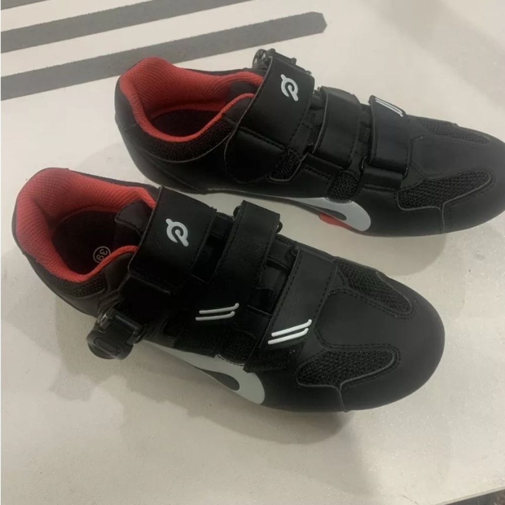 Size 39 Peloton Cycling Shoes